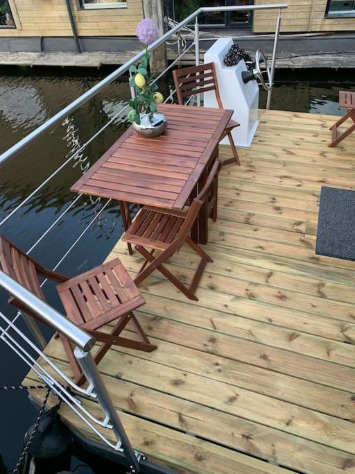Unique New Houseboat Moored 4 Apartman Zwartsluis Kültér fotó