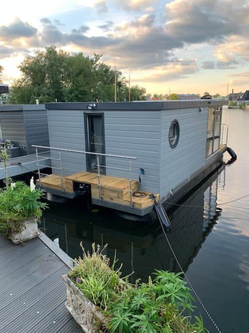 Unique New Houseboat Moored 4 Apartman Zwartsluis Kültér fotó