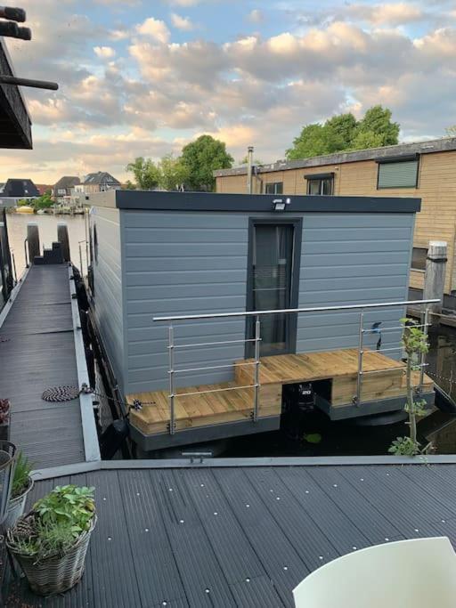 Unique New Houseboat Moored 4 Apartman Zwartsluis Kültér fotó
